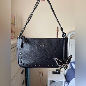 🖤 NWT Coach Nolita 19 Black Studded Lacquer Wristlet 🖤